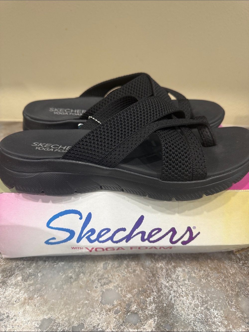 Skechers Black Women's Cross-Strap Yoga Foam Toe-Post Sandals - Picture 2 of 4